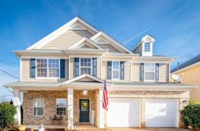 5BR Casa Hermosa with Pool Access in Mooresville